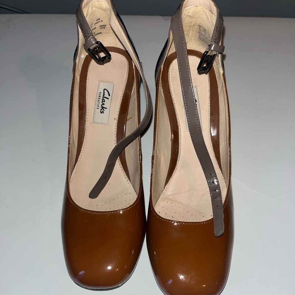 Ladies Clarks Patten leather Shoes 7 1/2